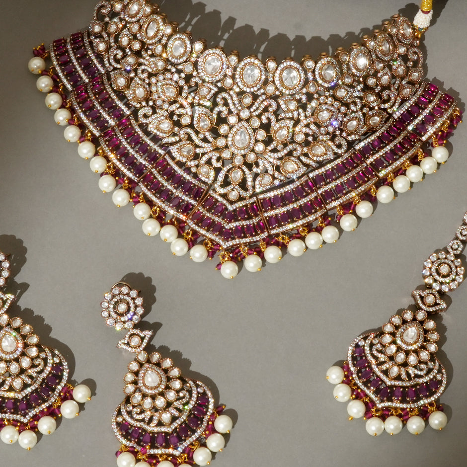 Inira Necklace Set