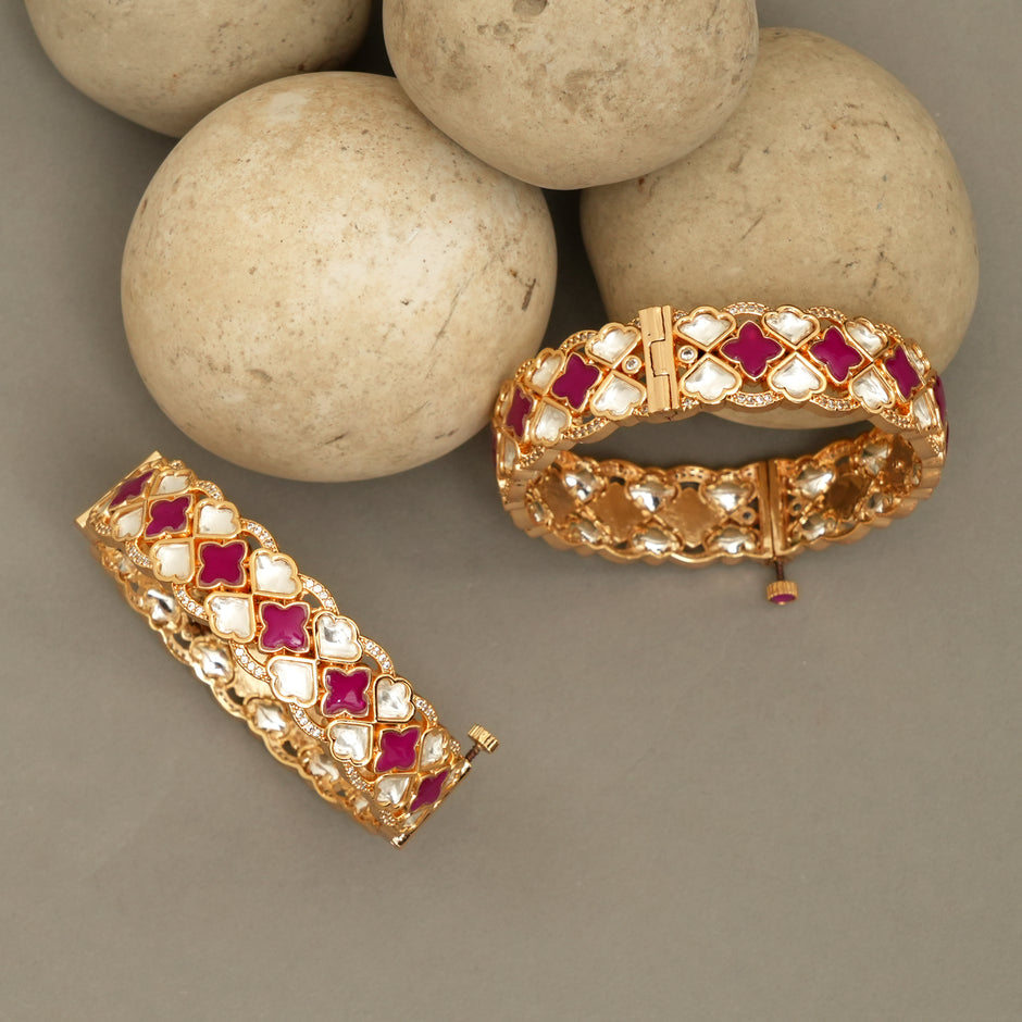 Nyra Bangles Set